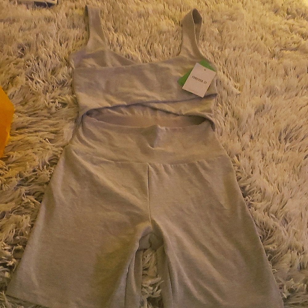 Forever 21  Gray romper size small New with tags